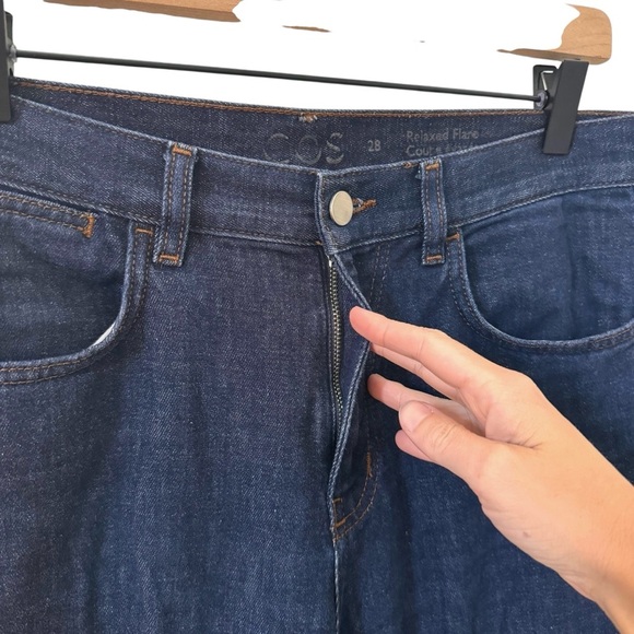 COS Relaxed Flare in Dark Indigo Wash Jeans Size 28 - Picture 2 of 10